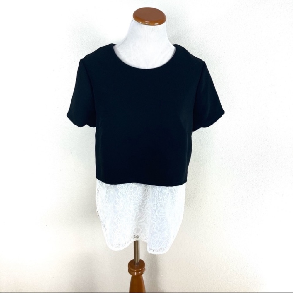 Bailey 44 Black White Lace Short Sleeve Blouse Top Women’s sz‎ Large NWOT